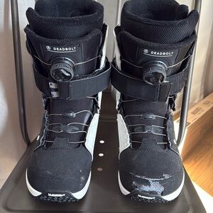 Deadbolt Snowboarding boots